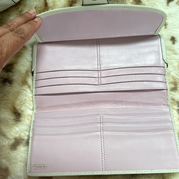 Coach large ivory hobo with wallet - Picture 13 of 16